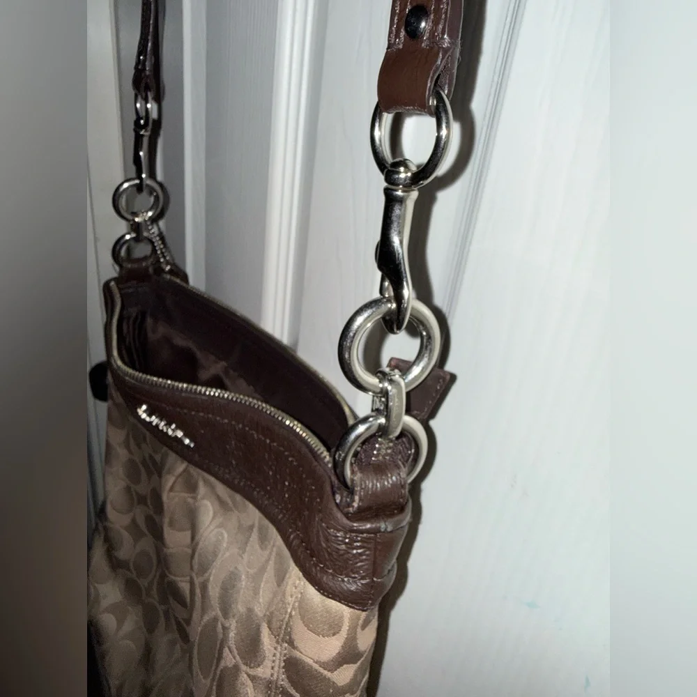 Ashley Signature vintage coach ‼️SOLD‼️ - Picture 5 of 8